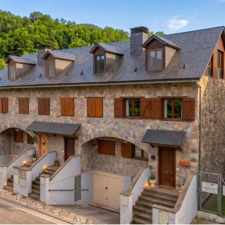 Casa Escarrilla. Sala de juegos, Familia, Ski y Patio *